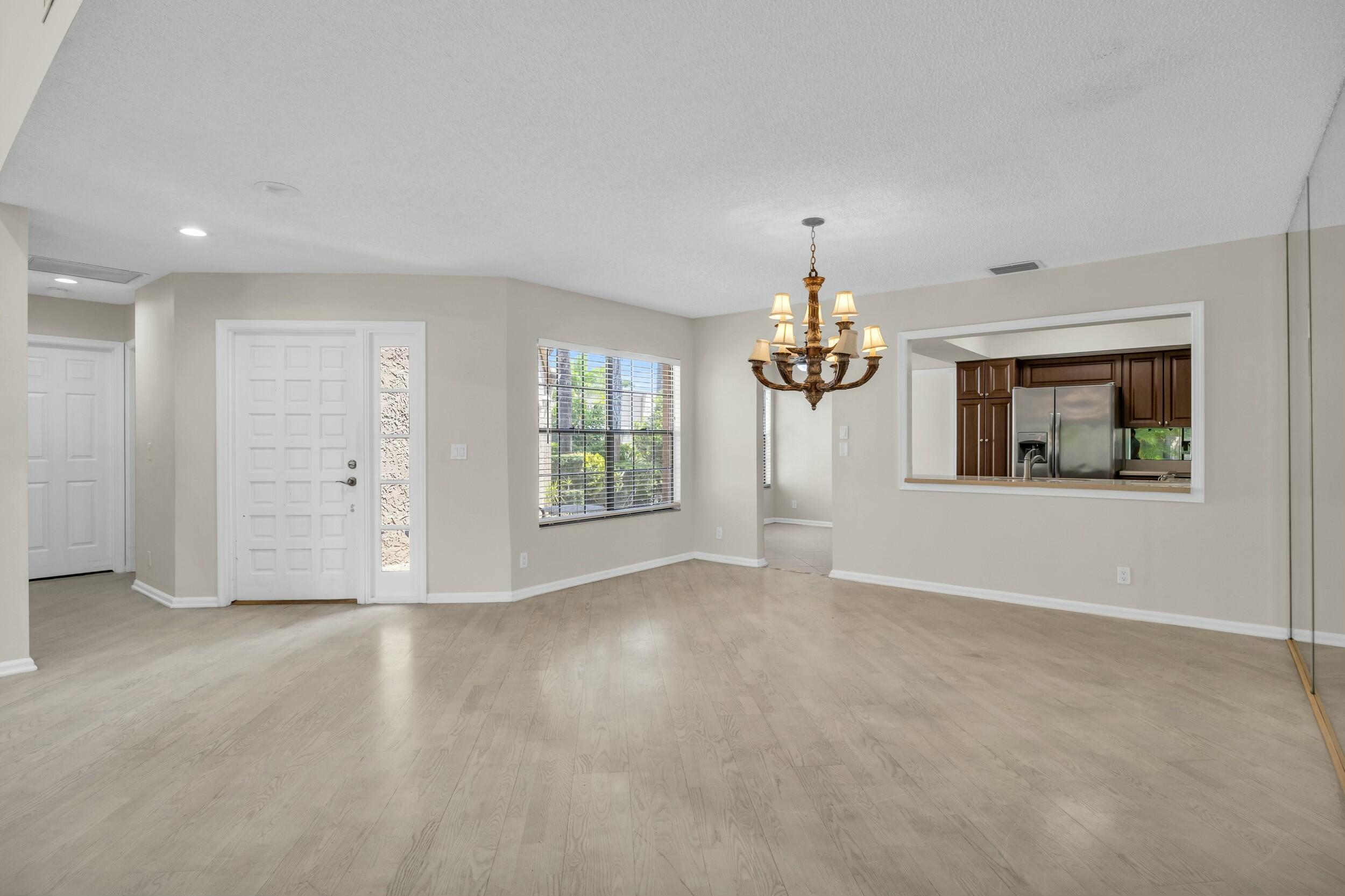 11206 Applegate Circle Boynton Beach, FL 33437 - Photo 6 of 34 tempImage44OcAh