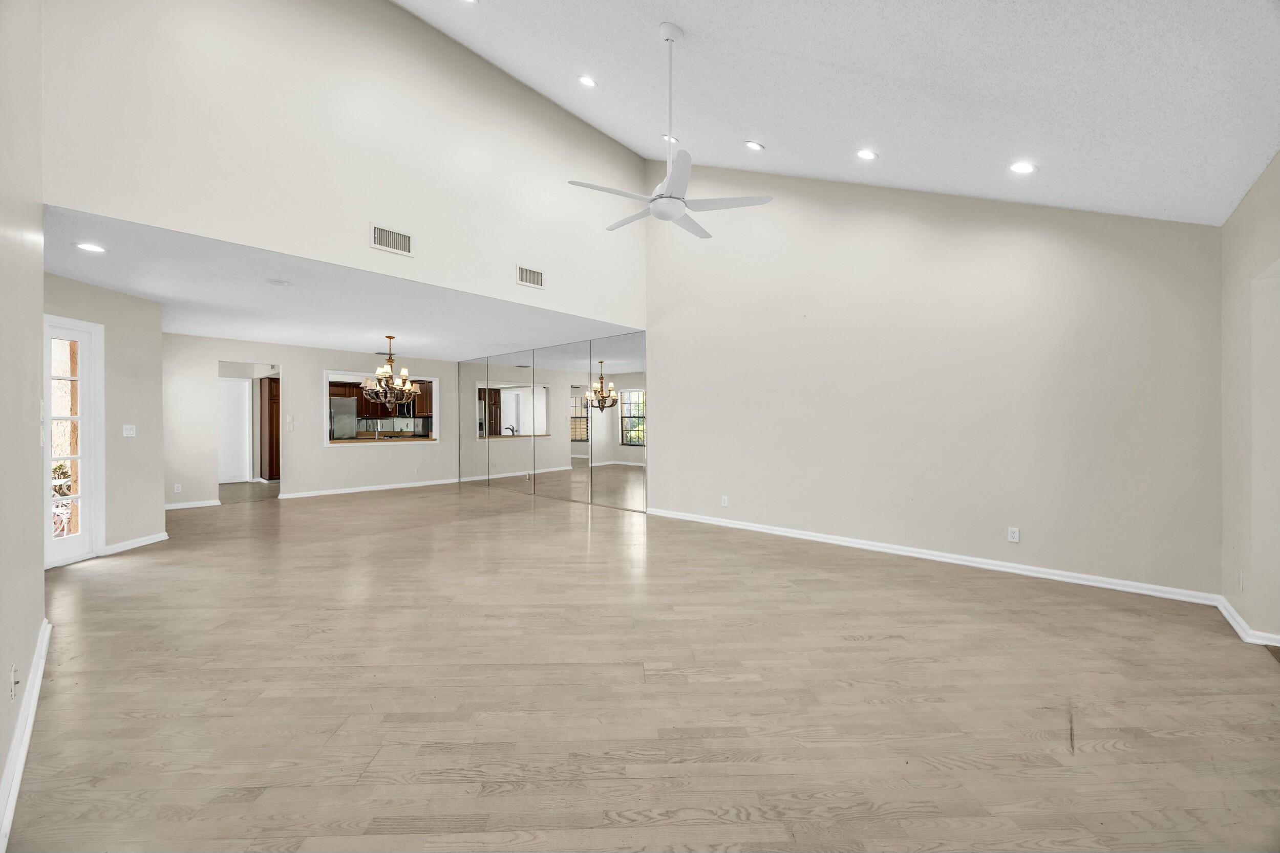 11206 Applegate Circle Boynton Beach, FL 33437 - Photo 10 of 34 tempImage8SQlP0