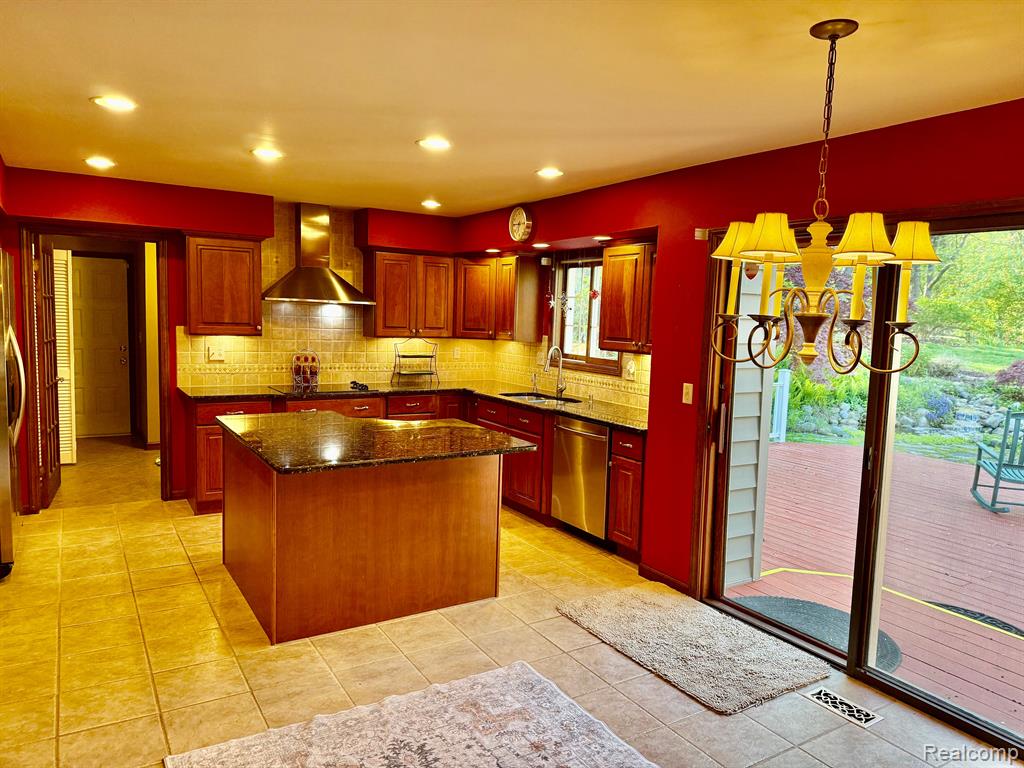 1382 Springwood Lane Rochester Hills, MI 48309 - Photo 8 of 51