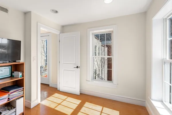 $849,000 | 13 Lexington Street, Unit 3, Boston, MA 02129