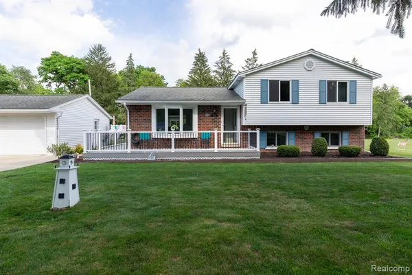 $619,000 | 9026 Woodside Road, Northville, MI 48167