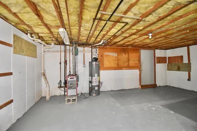 $2,400 | 72 Center Street, Unit 72, Holyoke, MA 01040