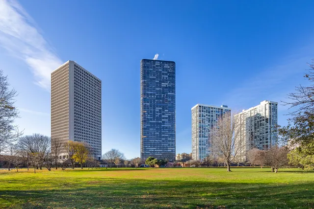 $110,000 | 5415 North Sheridan Road, Unit 2203, Chicago, IL 60640