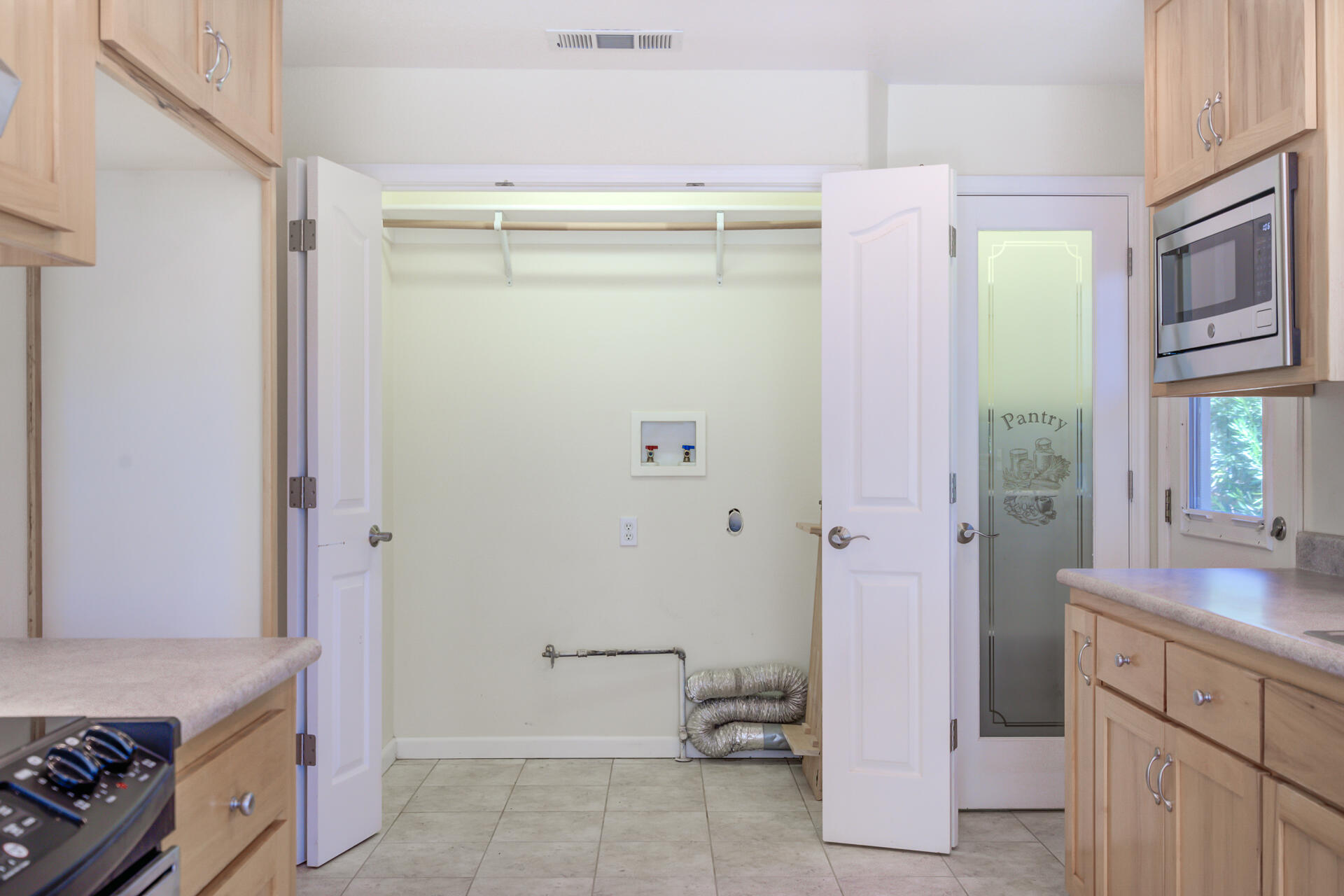 20798 Teachs Trail Redding, CA 96003 - Photo 11 of 46 20798TeachsTrl-14