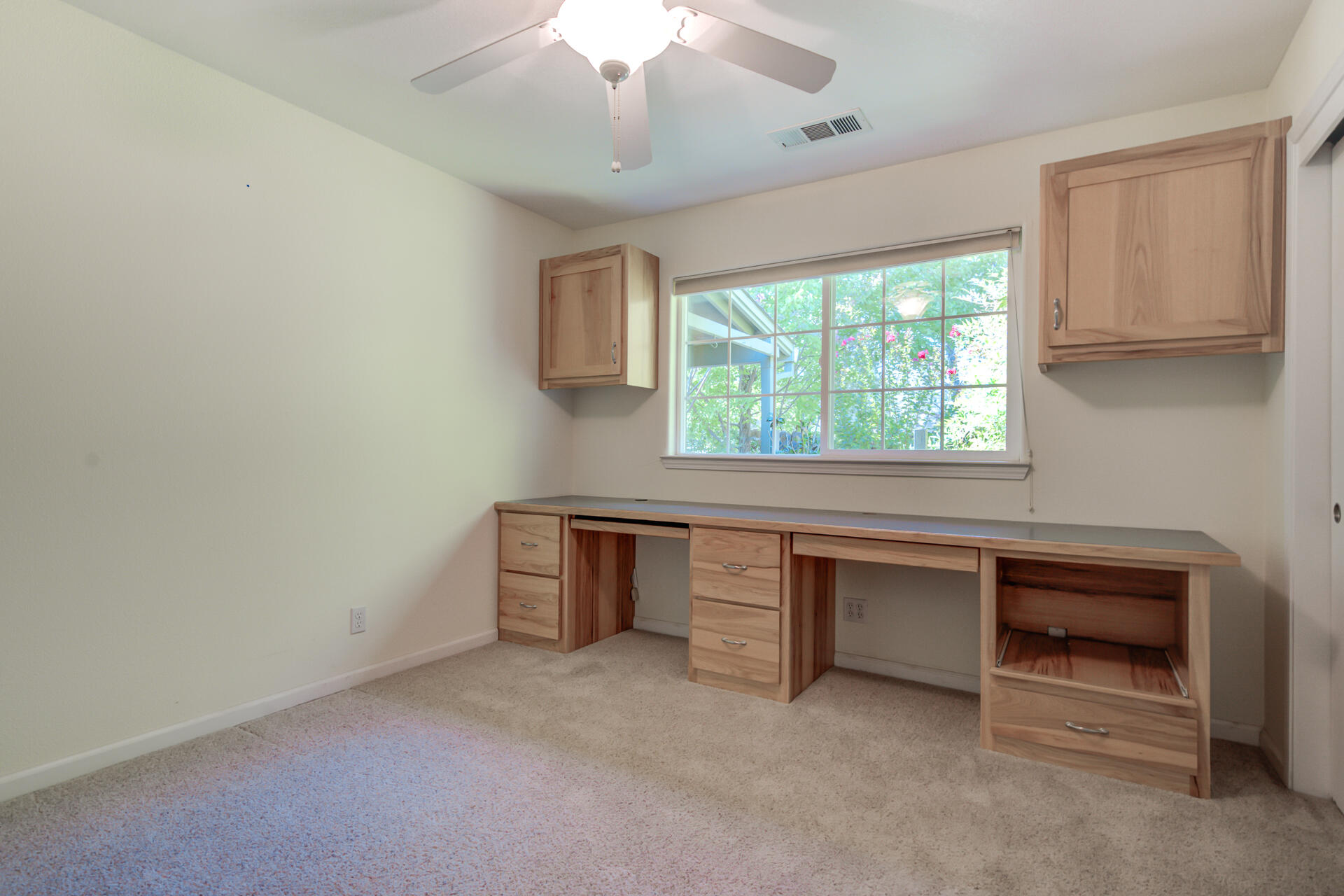 20798 Teachs Trail Redding, CA 96003 - Photo 14 of 46 20798TeachsTrl-27