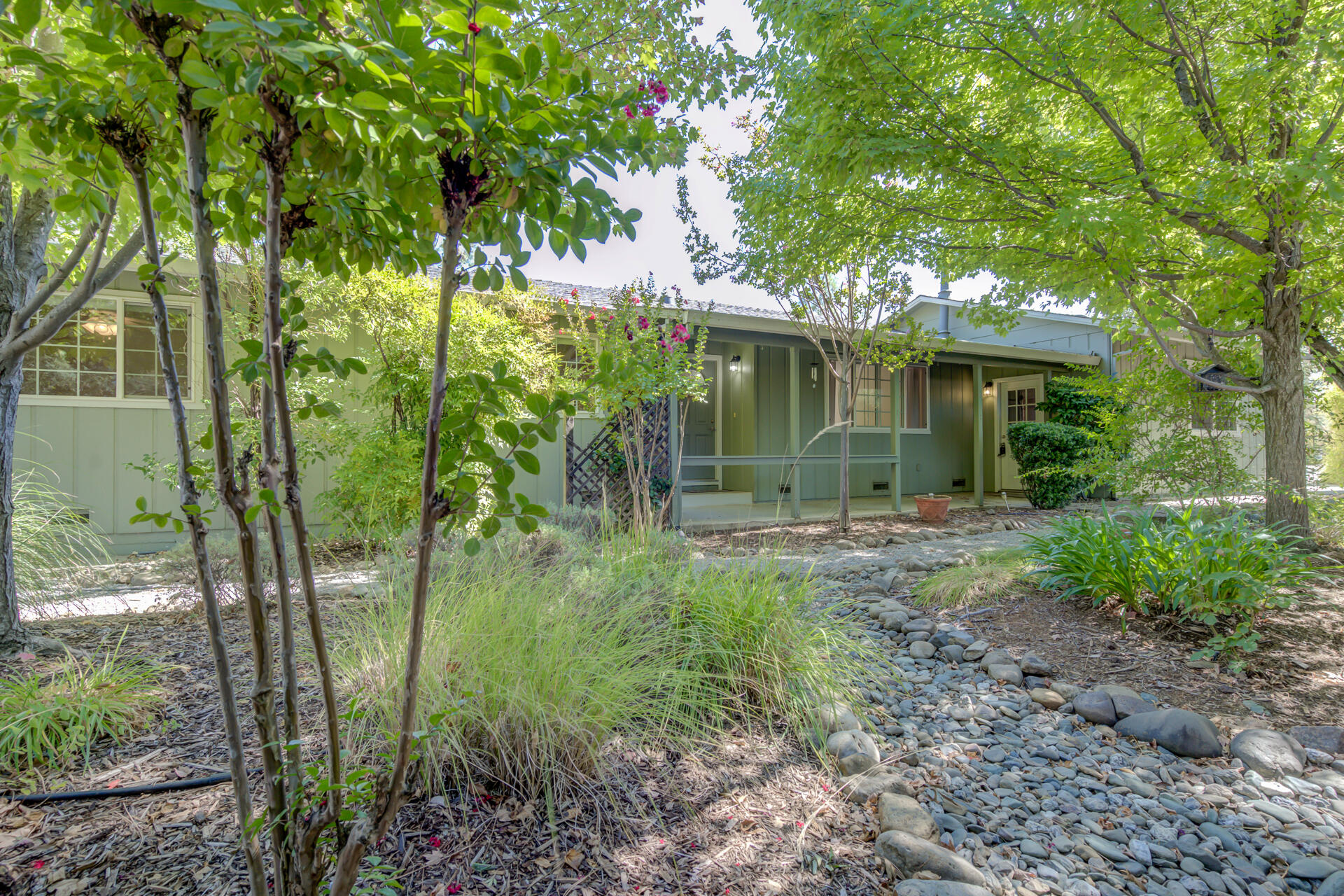 20798 Teachs Trail Redding, CA 96003 - Photo 2 of 46 20798TeachsTrl-37
