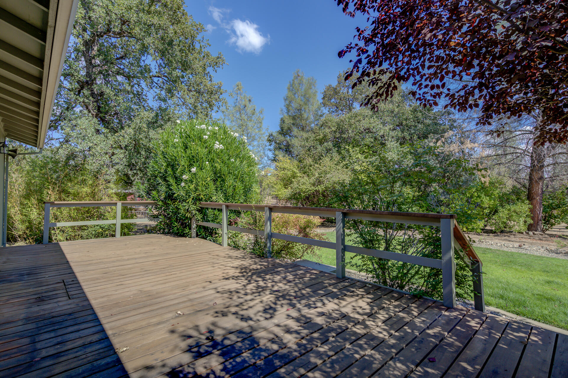 20798 Teachs Trail Redding, CA 96003 - Photo 26 of 46 20798TeachsTrl-41
