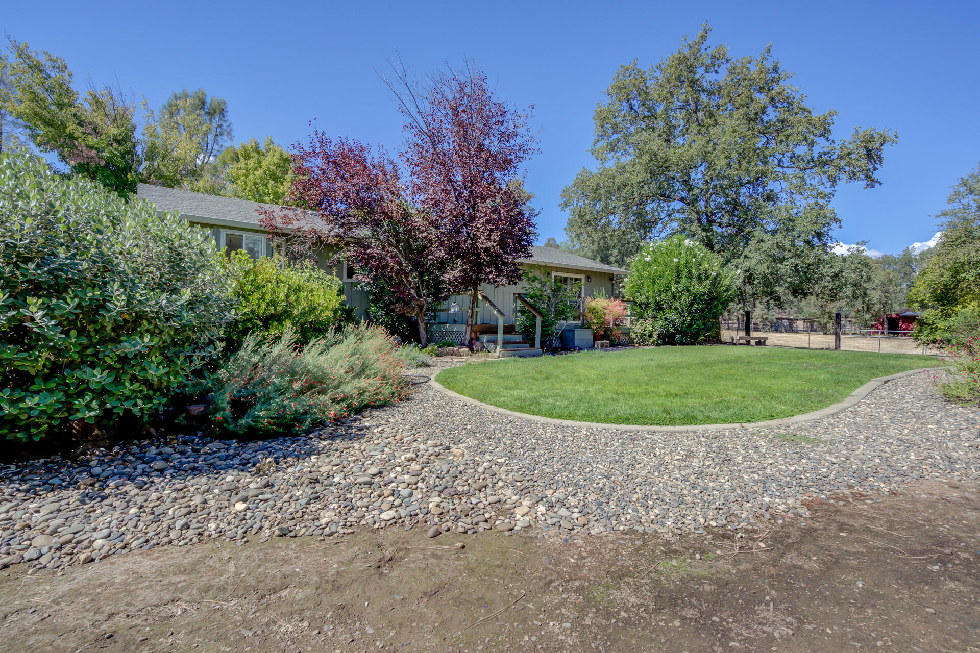20798 Teachs Trail Redding, CA 96003 - Photo 29 of 46 20798TeachsTrl-43