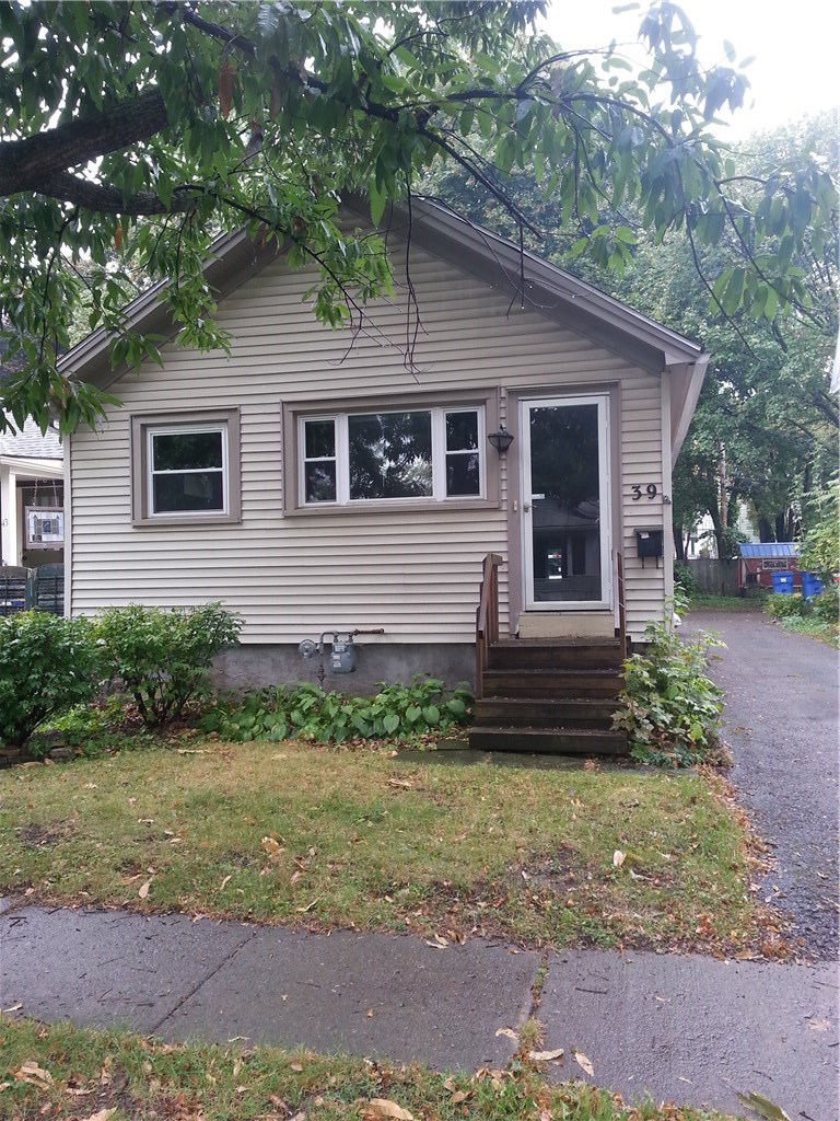 39 Oakland Street Rochester, NY 14620 - Photo 1 of 1