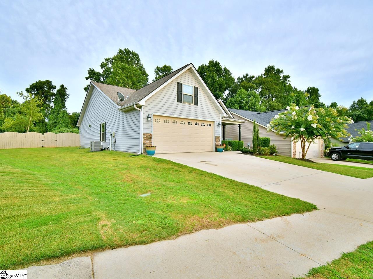 769 Bankston Drive Boiling Springs, SC 29316 - Photo 3 of 25 Gallery Image 3
