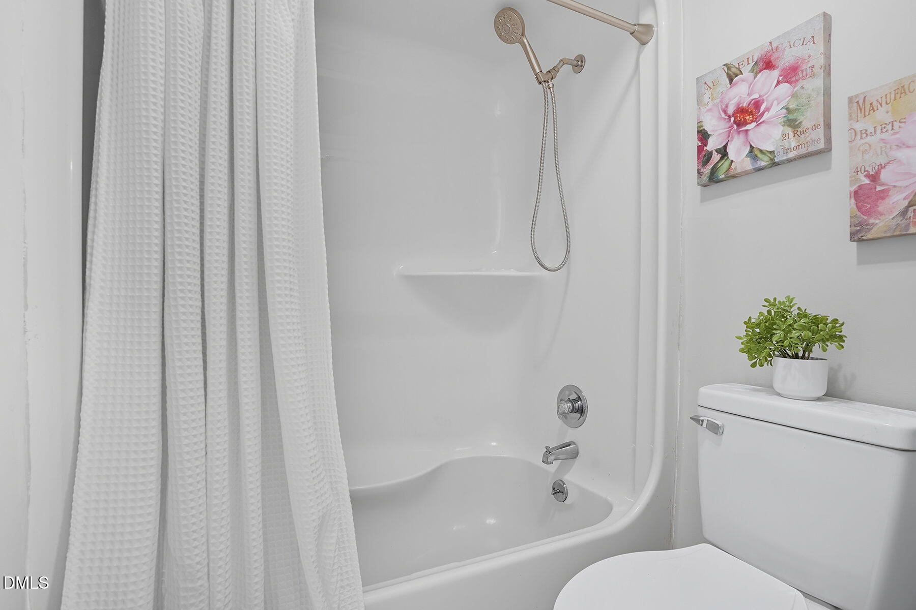 3812 Gloucester Road Rocky Mount, NC 27803 - Photo 25 of 39 Bathroom 2