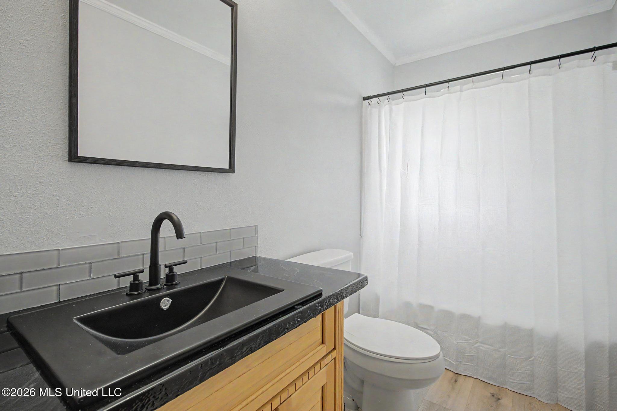 5018 Frederick Street Moss Point, MS 39563 - Photo 18 of 24 Bath