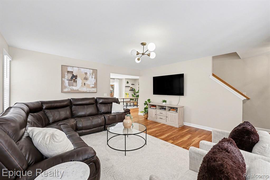 3788 Dearborn Avenue Rochester Hills, MI 48309 - Photo 3 of 29