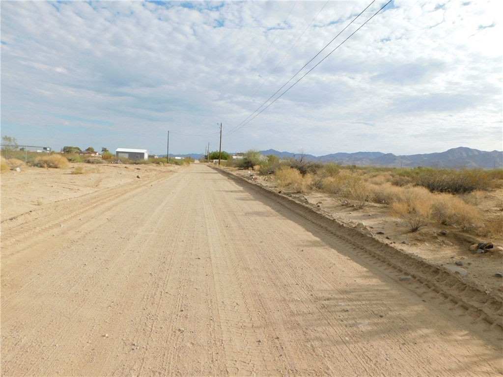 Lot 11 North Avra Road Golden Valley, AZ 86413 - Photo 2 of 10 Community