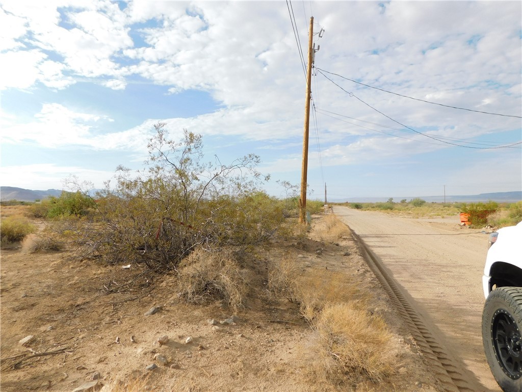 Lot 11 North Avra Road Golden Valley, AZ 86413 - Photo 10 of 10 Community