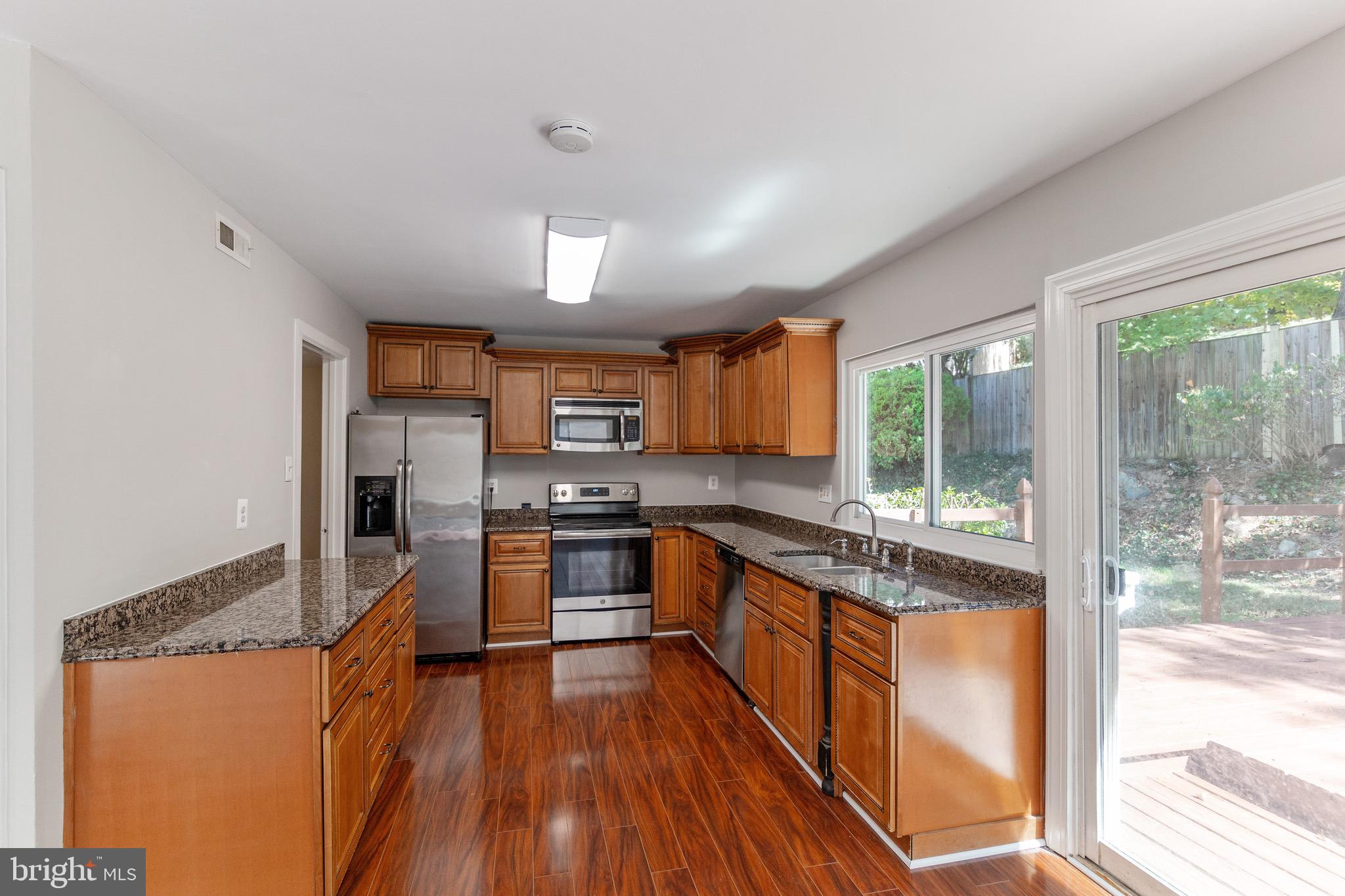 9104 Tulip Grove Road Gaithersburg, MD 20879 - Photo 11 of 27 Kitchen