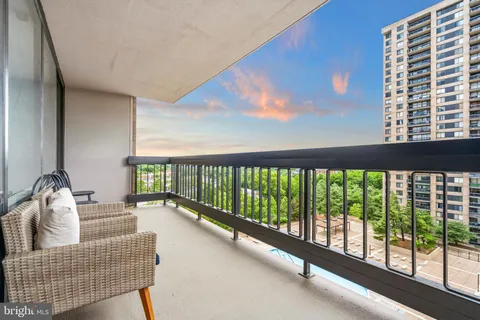 $289,900 | 3701 South George Mason Drive, Unit 916N, Falls Church, VA 22041