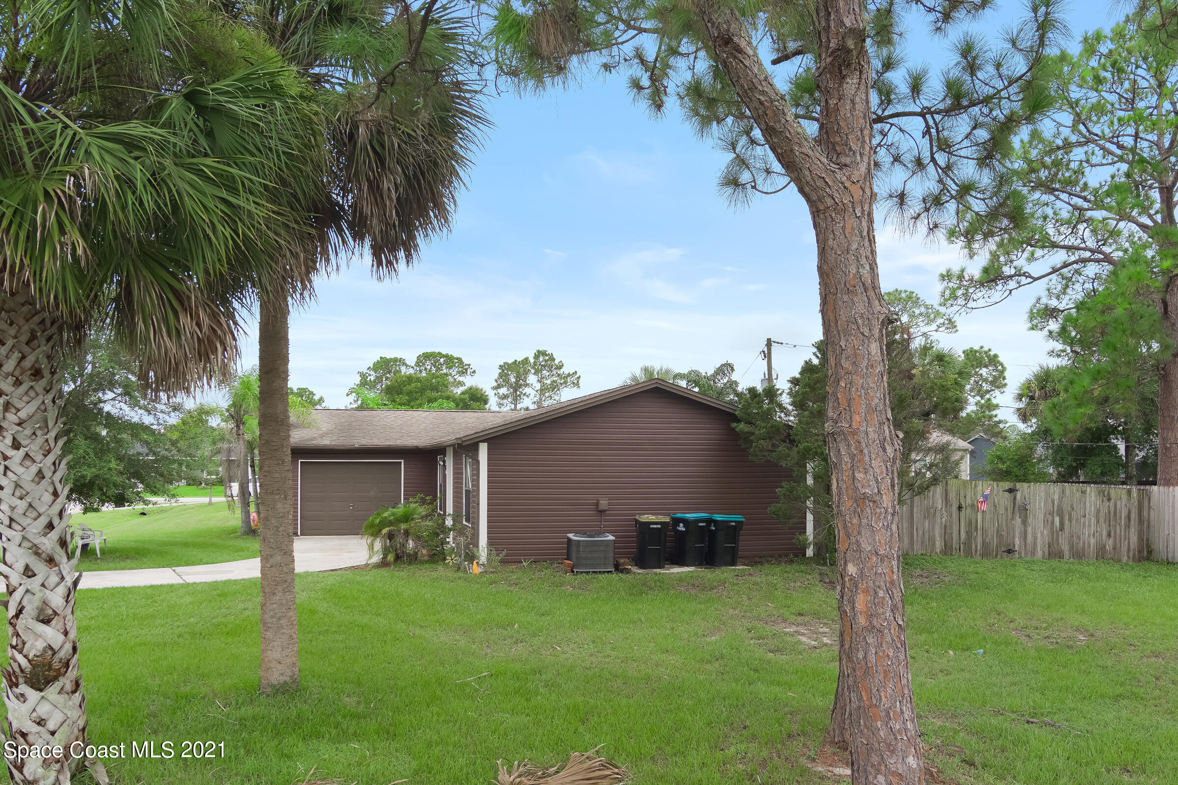 426 Crystal Mist Road Northwest Palm Bay, FL 32907 - Photo 20 of 26 20210827 426 Crystal Mist Rd PAGE-1019
