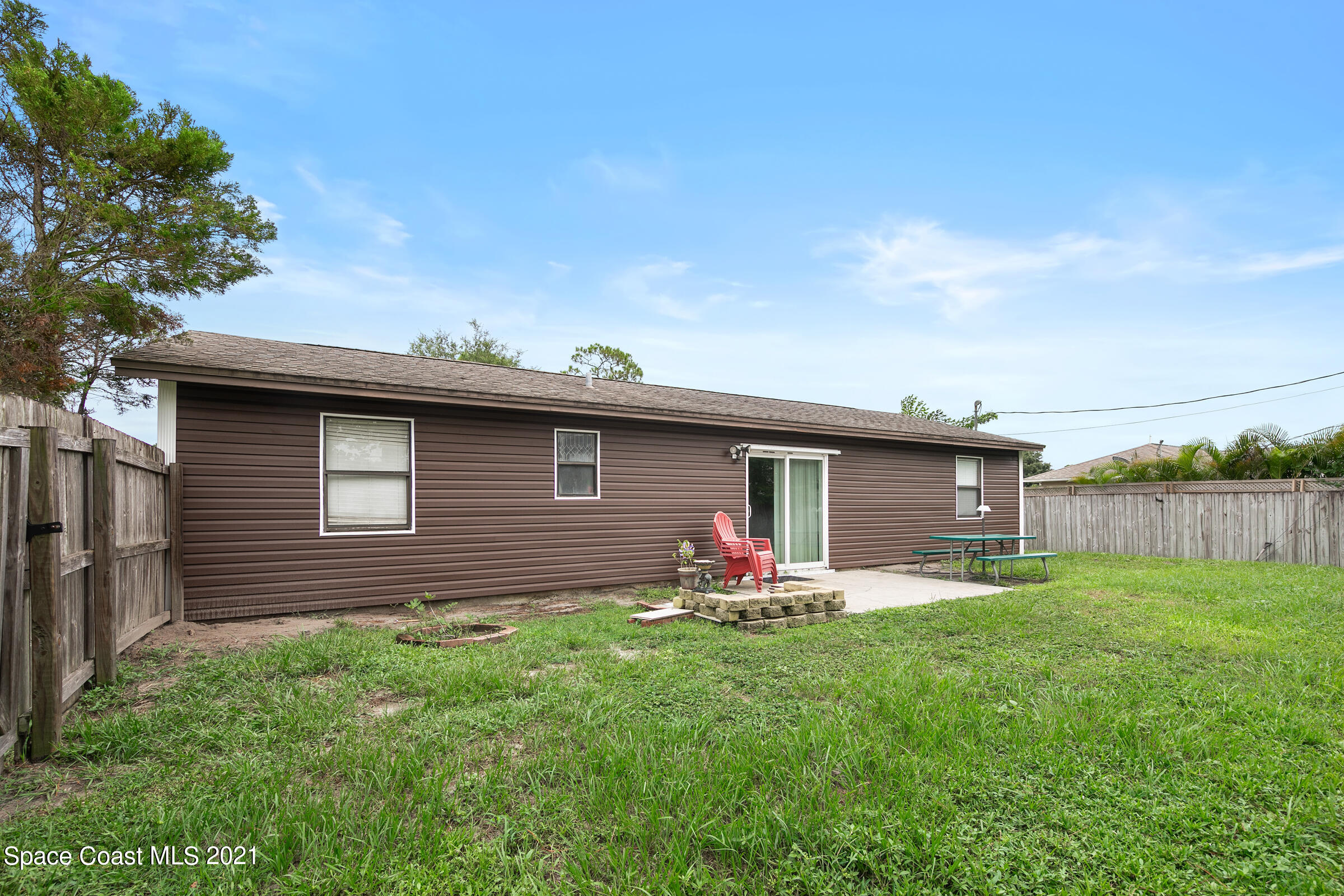 426 Crystal Mist Road Northwest Palm Bay, FL 32907 - Photo 21 of 26 20210827 426 Crystal Mist Rd PAGE-1021