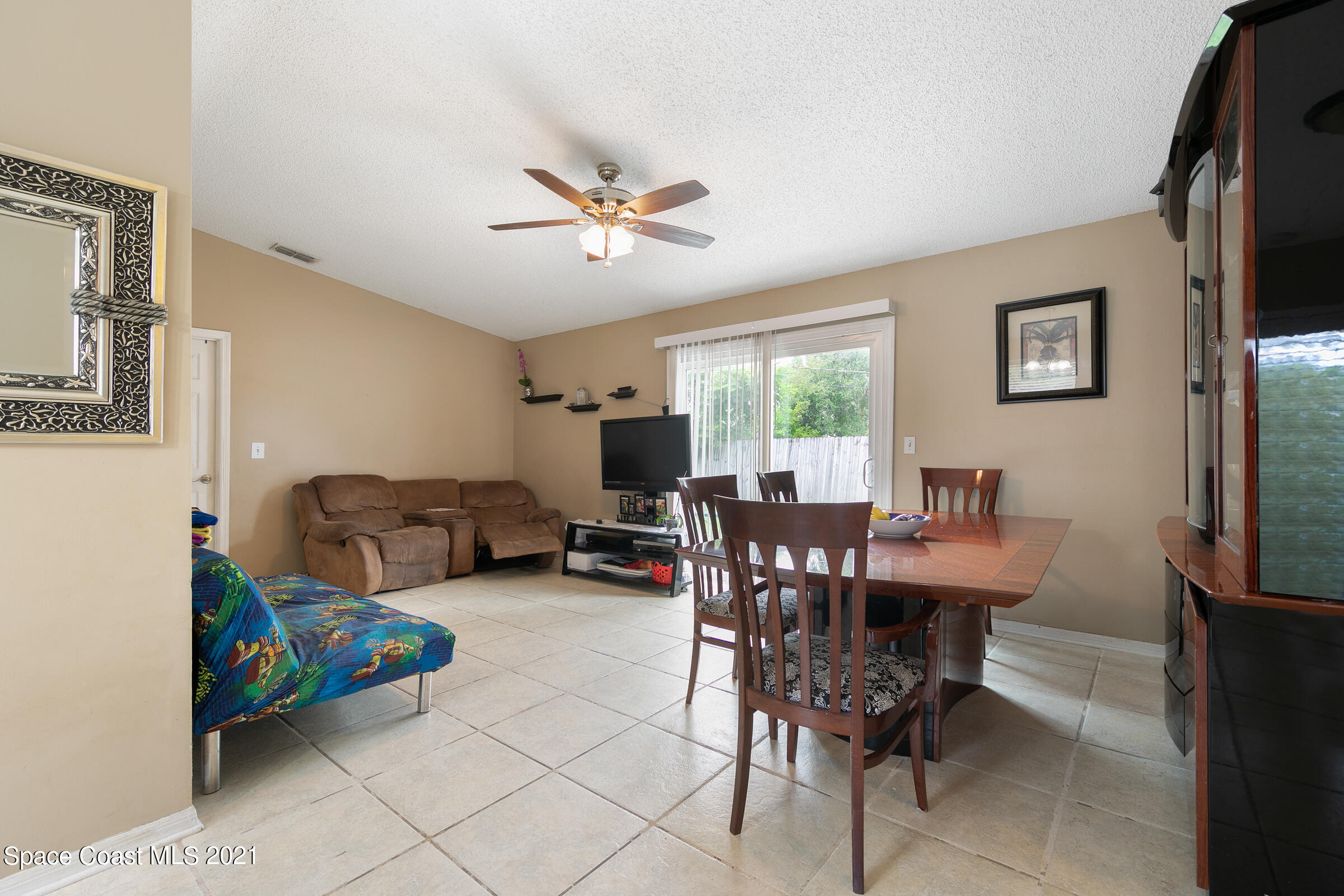 426 Crystal Mist Road Northwest Palm Bay, FL 32907 - Photo 7 of 26 20210827 426 Crystal Mist Rd PAGE-1008