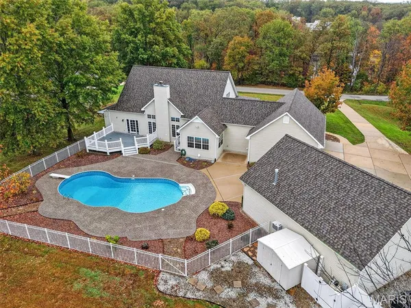 $795,000 | 3780 Forest Meadow Drive, Defiance, MO 63341