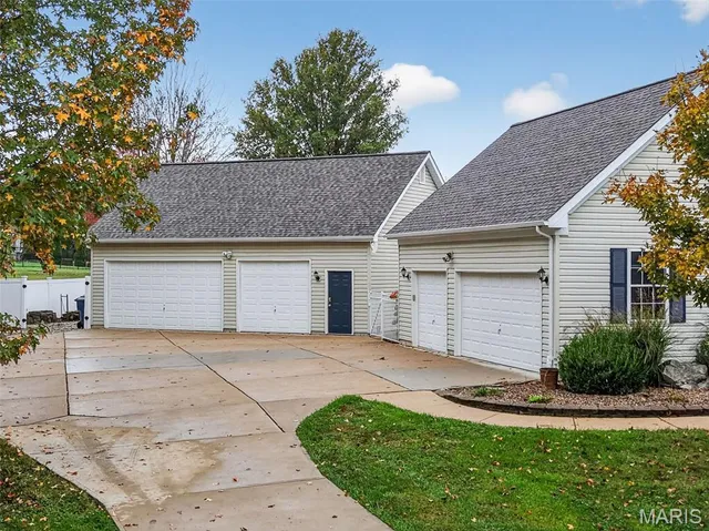 $875,000 | 3780 Forest Meadow Drive, Defiance, MO 63341