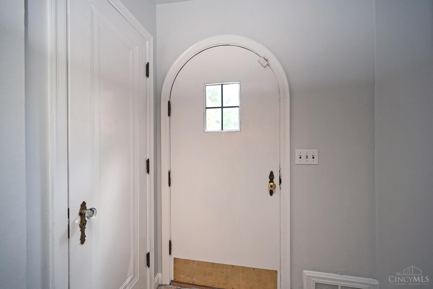 1020 West Galbraith Road Cincinnati, OH 45231 - Photo 9 of 67 Gallery Image 9
