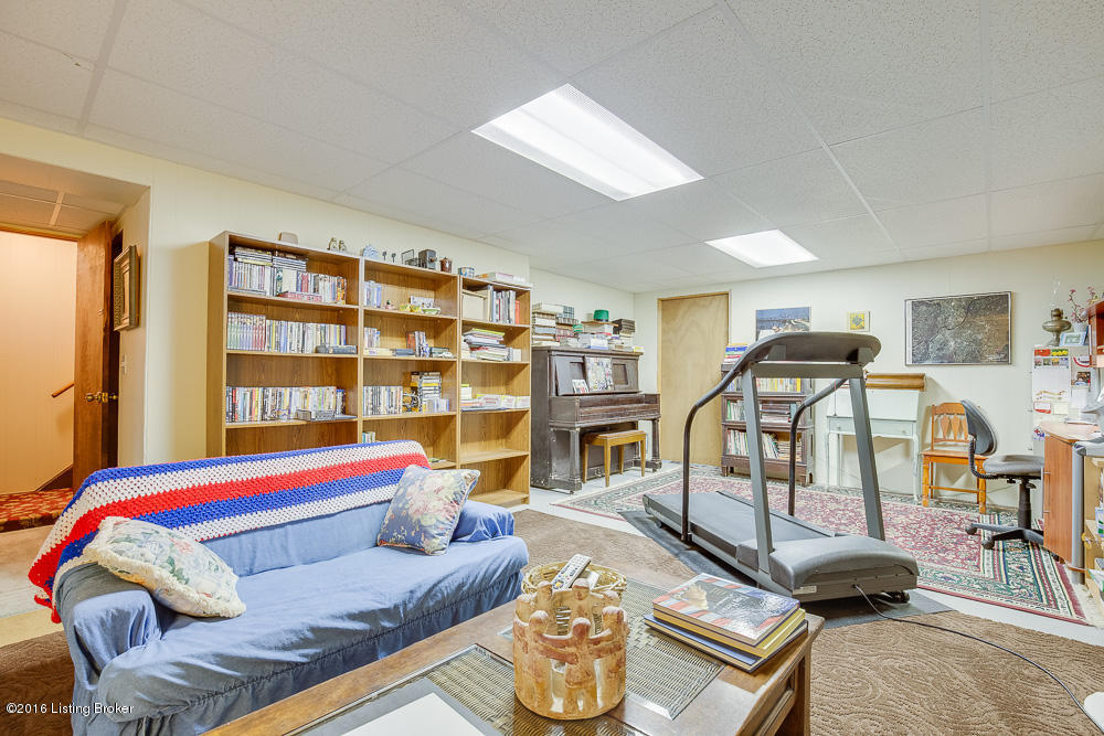 17021 Dry Ridge Road Louisville, KY 40299 - Photo 41 of 58 Small-39