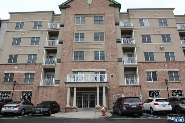 $609,000 | 2403 Windsor Park Court, Unit 403, Englewood, NJ 07631