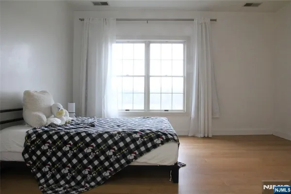 $609,000 | 2403 Windsor Park Court, Unit 403, Englewood, NJ 07631