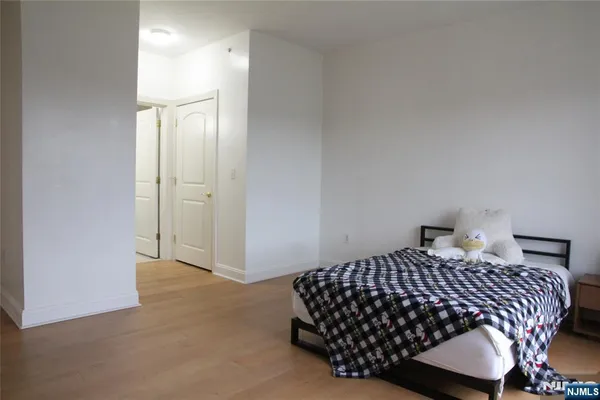 $609,000 | 2403 Windsor Park Court, Unit 403, Englewood, NJ 07631