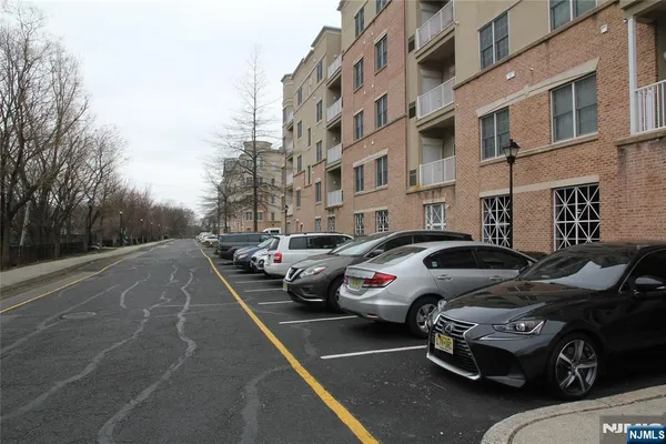 $609,000 | 2403 Windsor Park Court, Unit 403, Englewood, NJ 07631