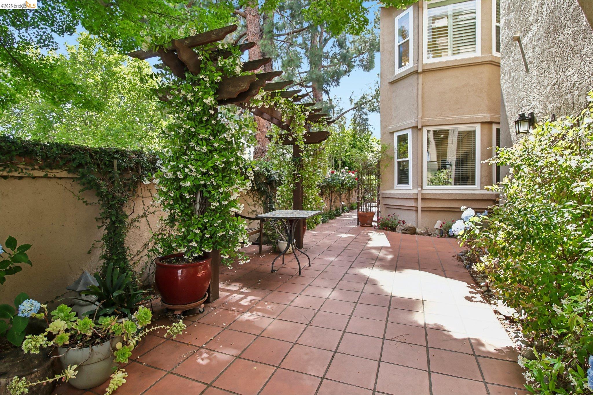 1251 Canyon Side Avenue San Ramon, CA 94582 - Photo 12 of 82