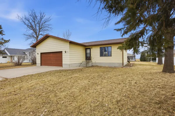 $184,900 | 205 6th Avenue East, Halstad, MN 56548
