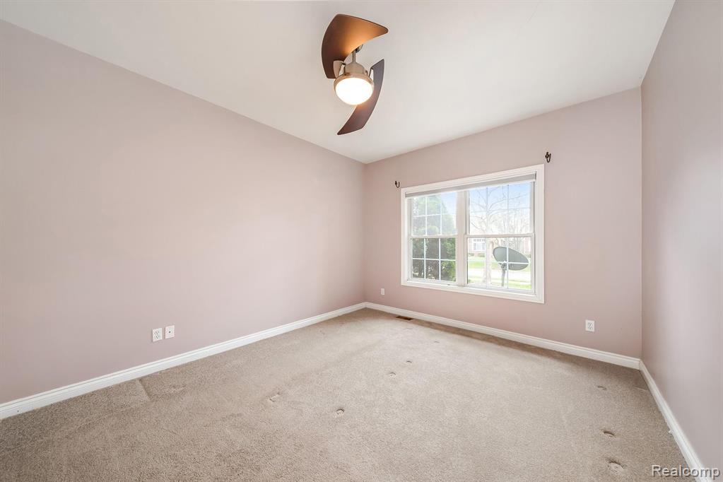 45751 North Stonewood Road Canton, MI 48187 - Photo 7 of 33