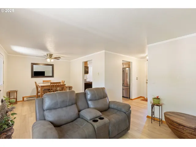 $329,000 | 490 Char Street, Roseburg, OR 97471