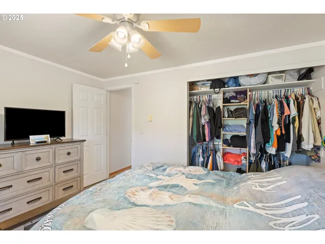 $329,000 | 490 Char Street, Roseburg, OR 97471