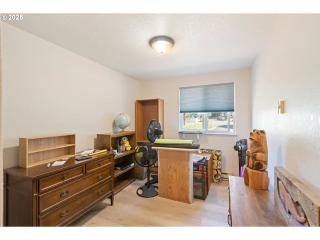 $329,000 | 490 Char Street, Roseburg, OR 97471