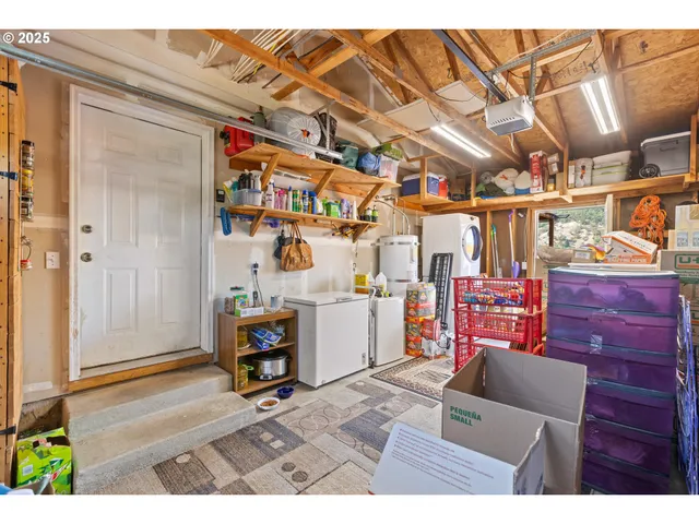 $329,000 | 490 Char Street, Roseburg, OR 97471