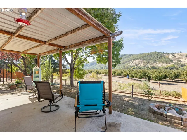 $329,000 | 490 Char Street, Roseburg, OR 97471