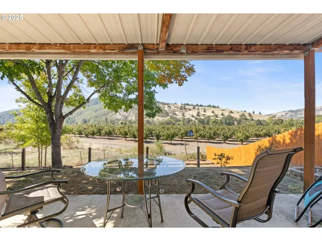 $329,000 | 490 Char Street, Roseburg, OR 97471