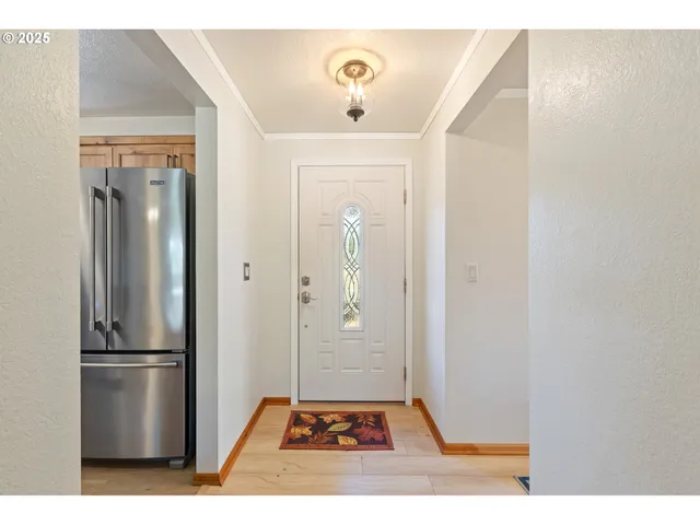 $329,000 | 490 Char Street, Roseburg, OR 97471