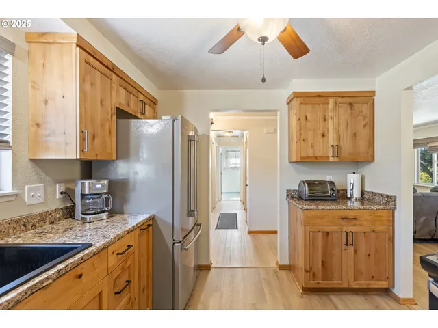 $329,000 | 490 Char Street, Roseburg, OR 97471