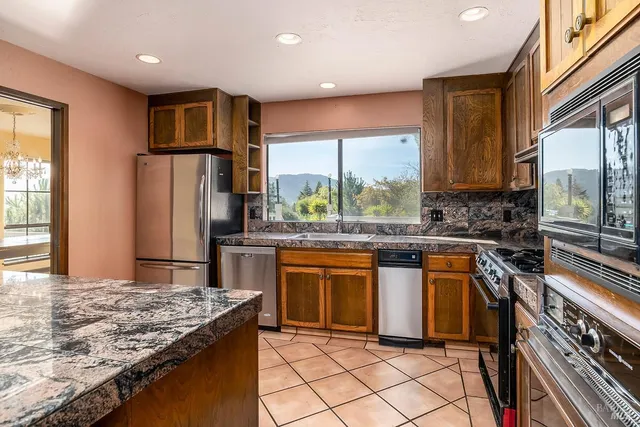 $1,350,000 | 66 Martinez Court, Novato, CA 94945