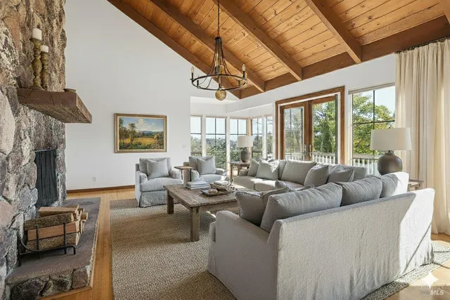 $1,350,000 | 66 Martinez Court, Novato, CA 94945