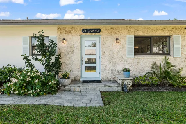 $1,250,000 | 518 Southwest 28th Avenue, Boynton Beach, FL 33435