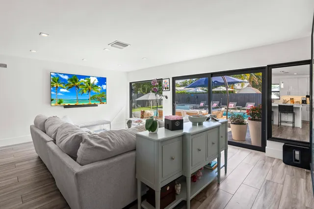 $1,250,000 | 518 Southwest 28th Avenue, Boynton Beach, FL 33435