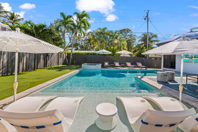 $1,250,000 | 518 Southwest 28th Avenue, Boynton Beach, FL 33435