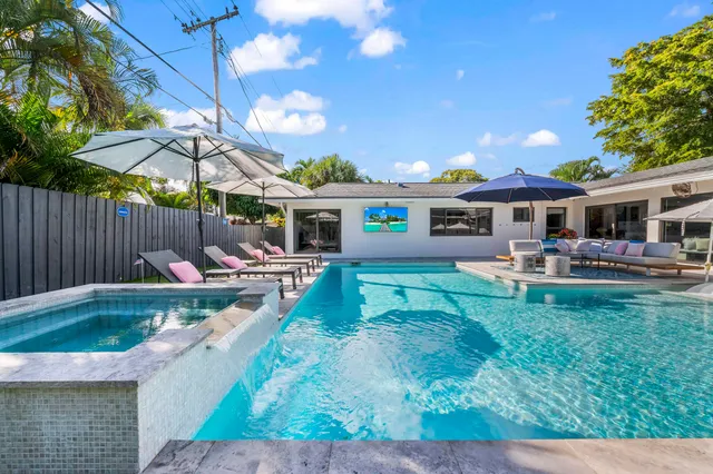 $1,250,000 | 518 Southwest 28th Avenue, Boynton Beach, FL 33435