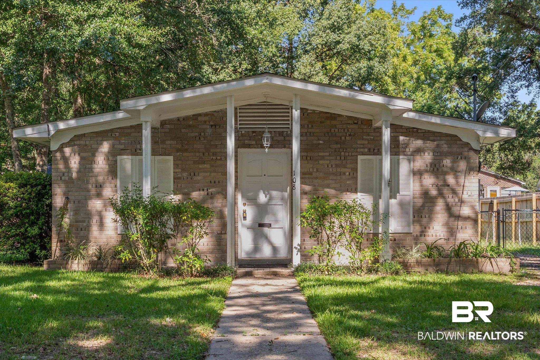108 Mohawk Street Mobile, AL 36606 - Photo 1 of 23
